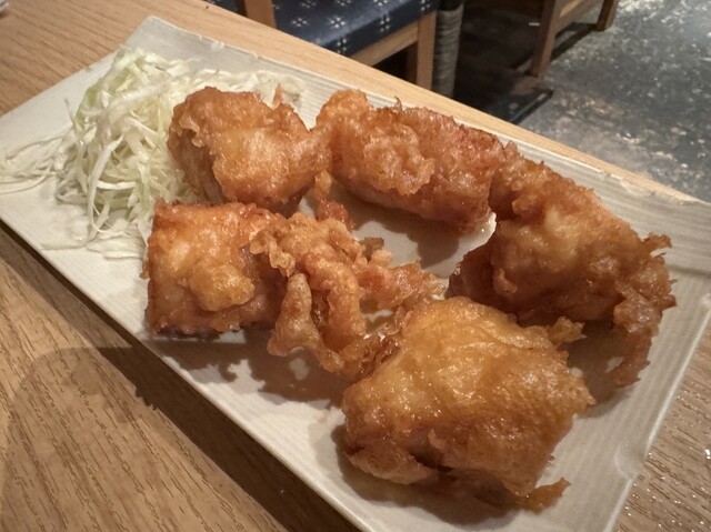 三軒茶屋の「ちさとちゃん 2号店」へ。 煙もくもく系の焼き鳥屋ですが美味しかったです。