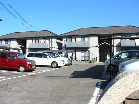 中庭のあるアパートメント ア・ラ・モード・ヴィ｜愛媛県松山市の不動産・賃貸マンションの部屋探しは三福綜合不動産