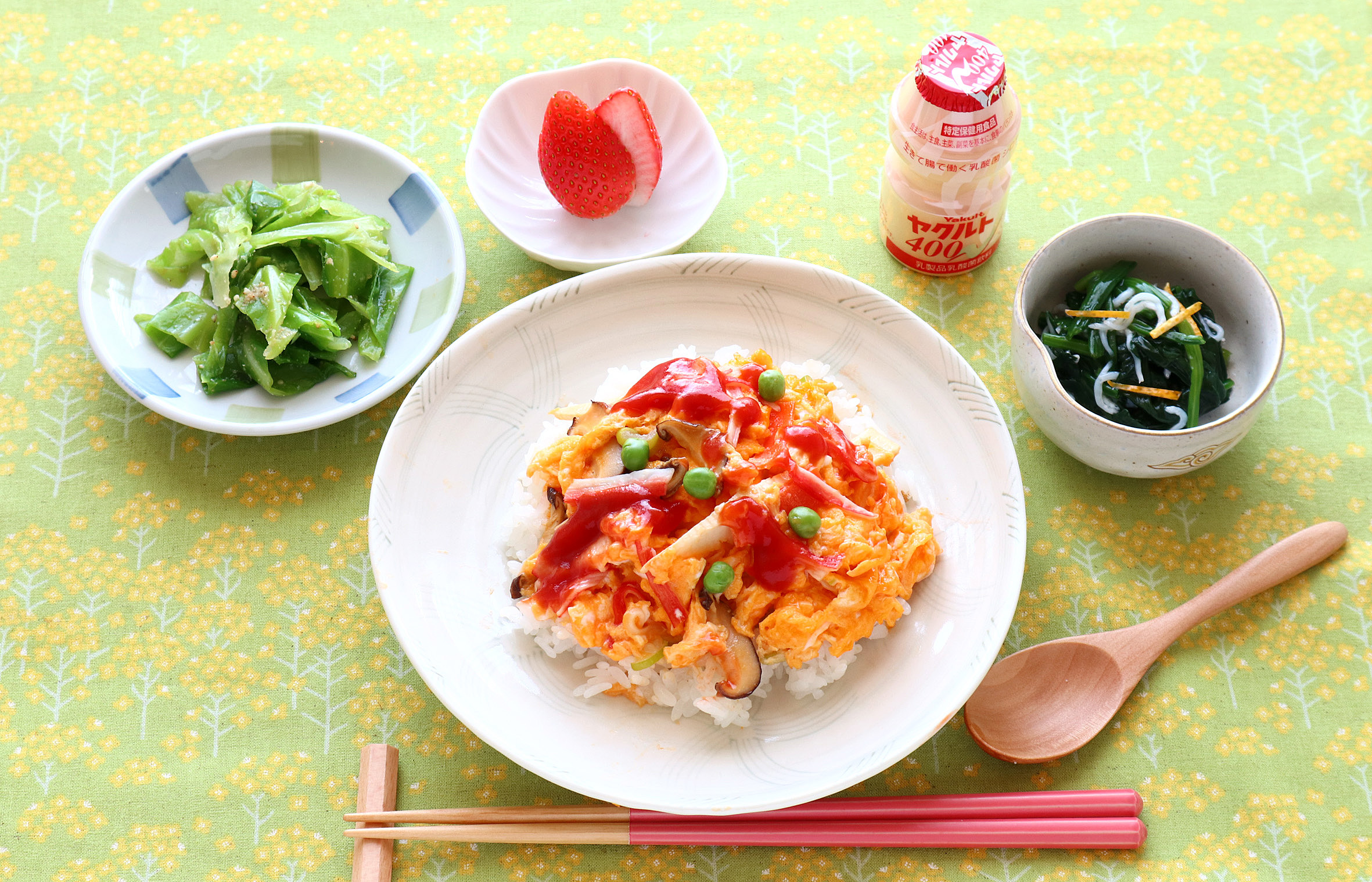 ワンタン麺と餃子 箸で持ち上げることは至難 極薄の羽根は限りなく軽いのでカロリーゼロ #らーめん #ラーメン