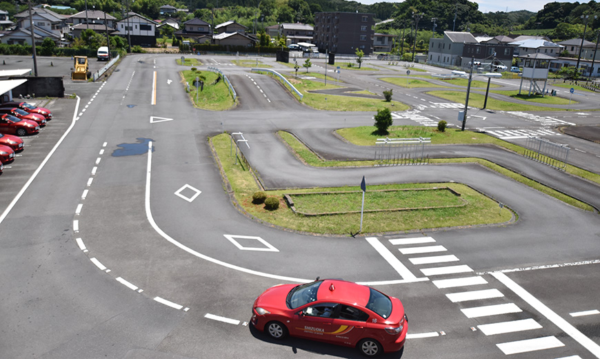 綜合菊川自動車学校の口コミ評判｜合宿免許の教官・食事・宿舎は？│みんなの教習所