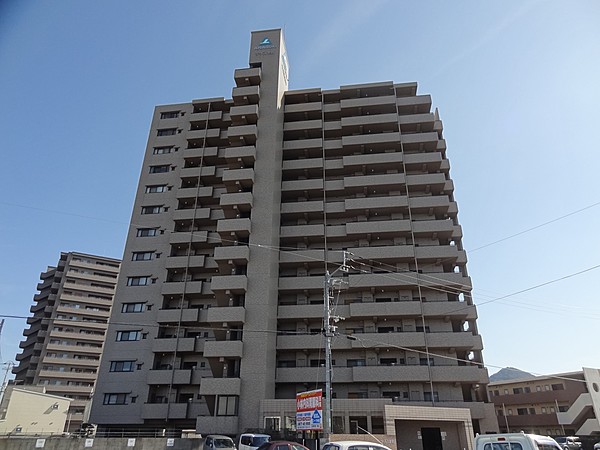 サーパス本町の建物情報/香川県坂出市本町１丁目｜【アットホーム】建物ライブラリー｜不動産・物件・住宅情報