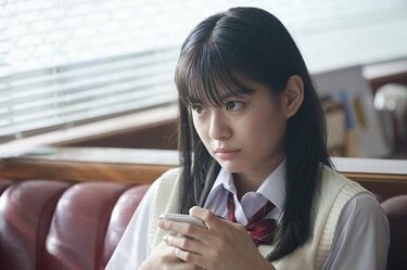 すみぽん（高倉菫）がイエロービキニ姿で振り向き美尻ショット披露【独占カット】 | TV