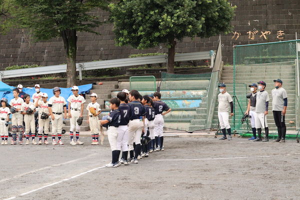 ジャージメイドの紐パンお尻を揺らす動画