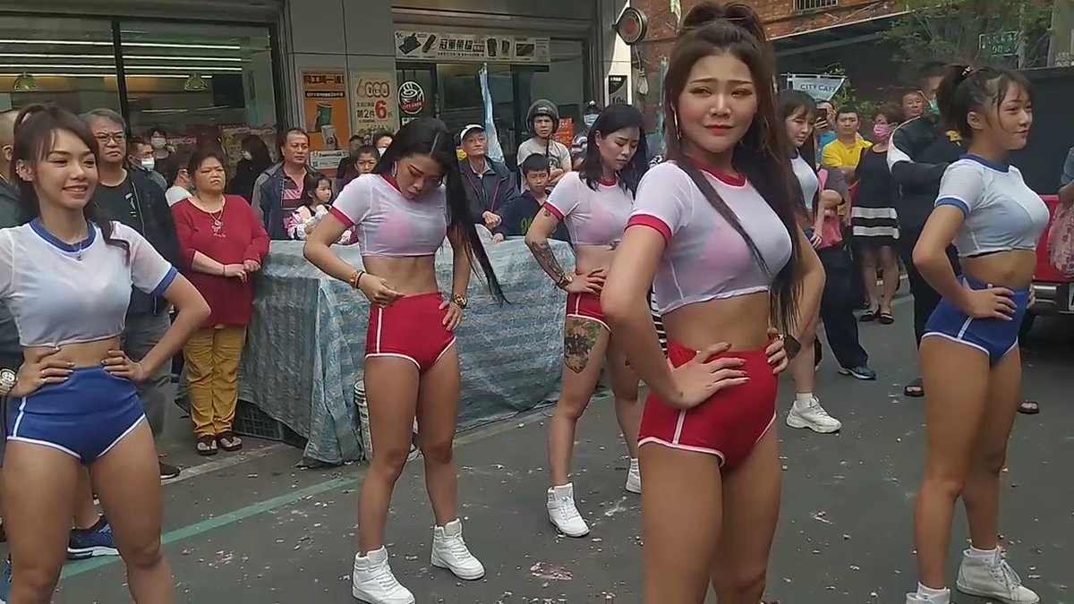 台湾ではお葬式にストリッパーが登場し、妖艶にポールダンスを踊る | ロケットニュース24