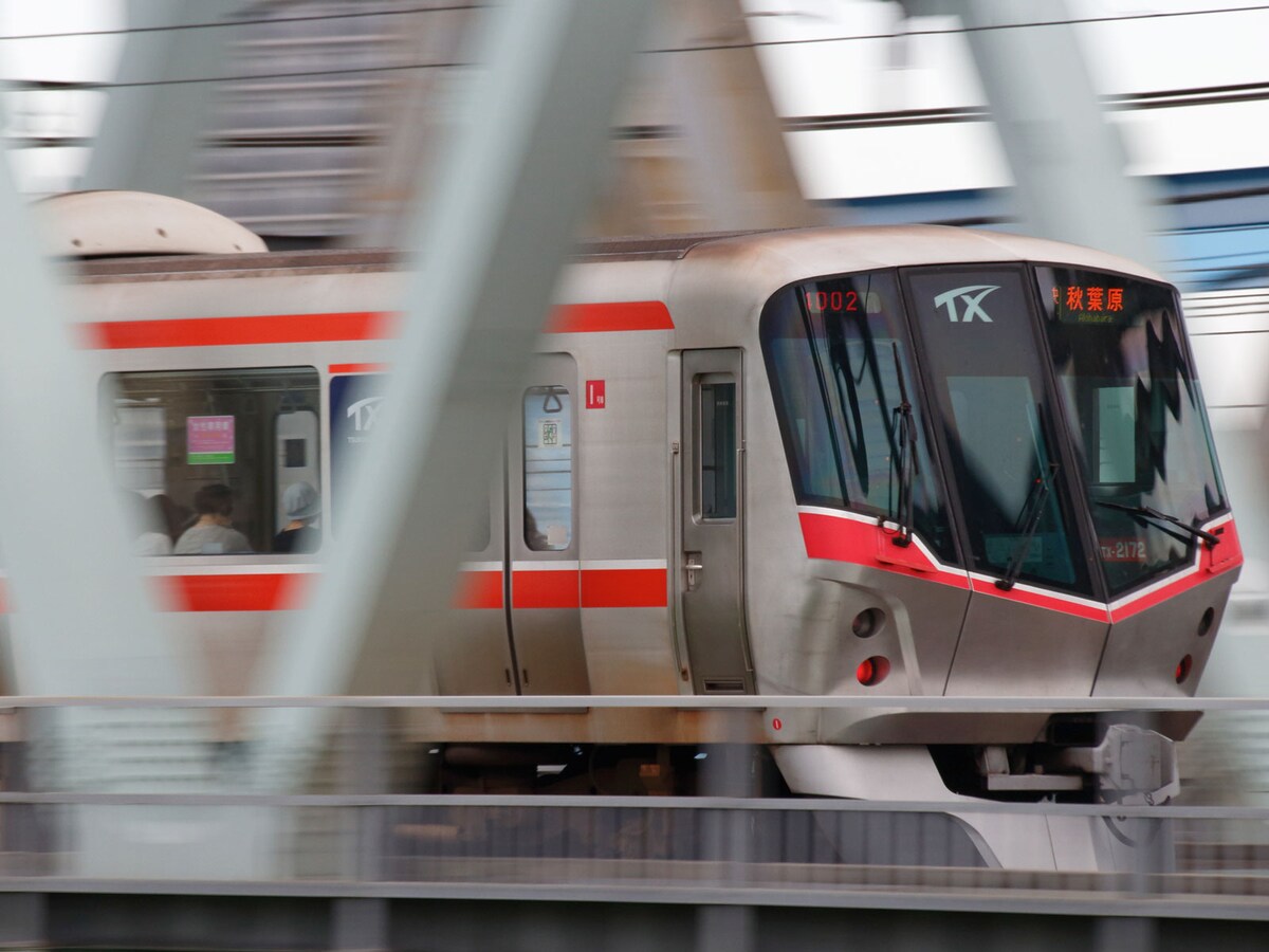 首都圏新都市鉄道TX-3000系電車 TX-3182 北千住駅 (つくばエクスプレス) 鉄道フォト・写真