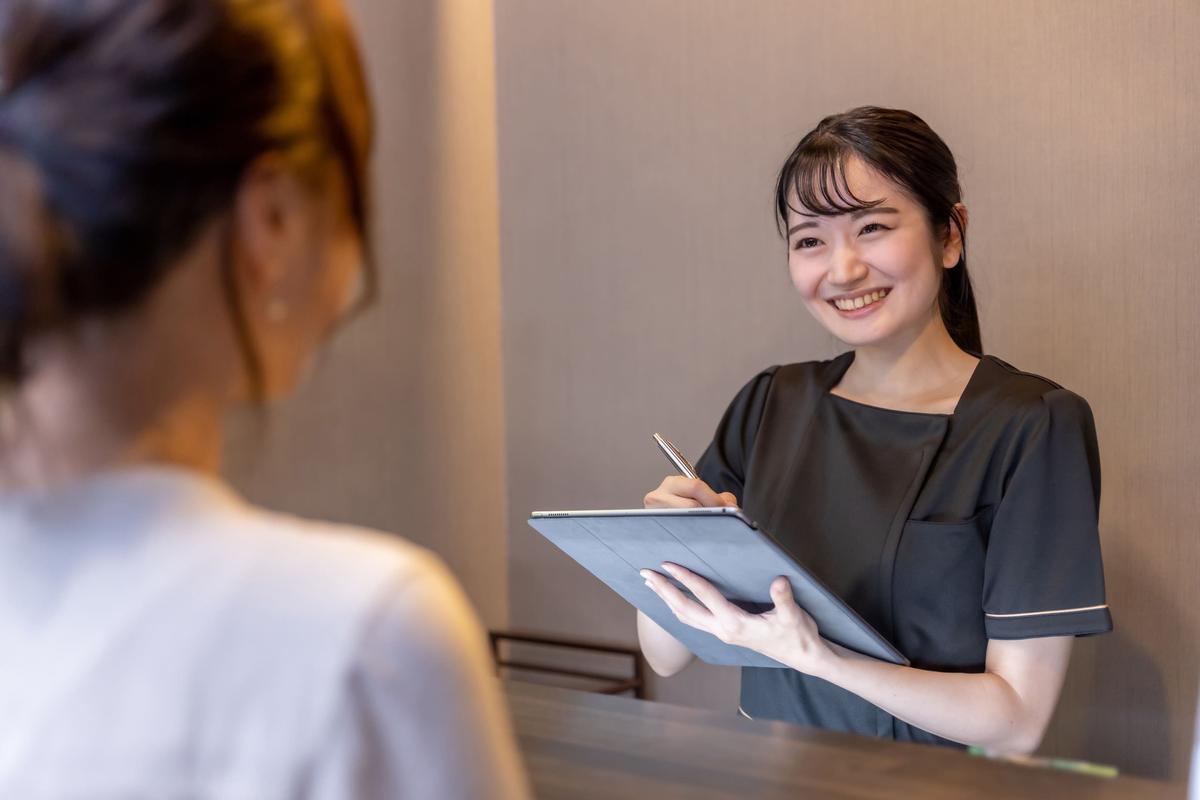 ビーエスコート西尾店】脱毛エステティシャン＊面接一回！ネイルOK＊コスメの社販も有り！｜株式会社セピアプロミクス｜愛知県西尾市の求人情報 - エンゲージ