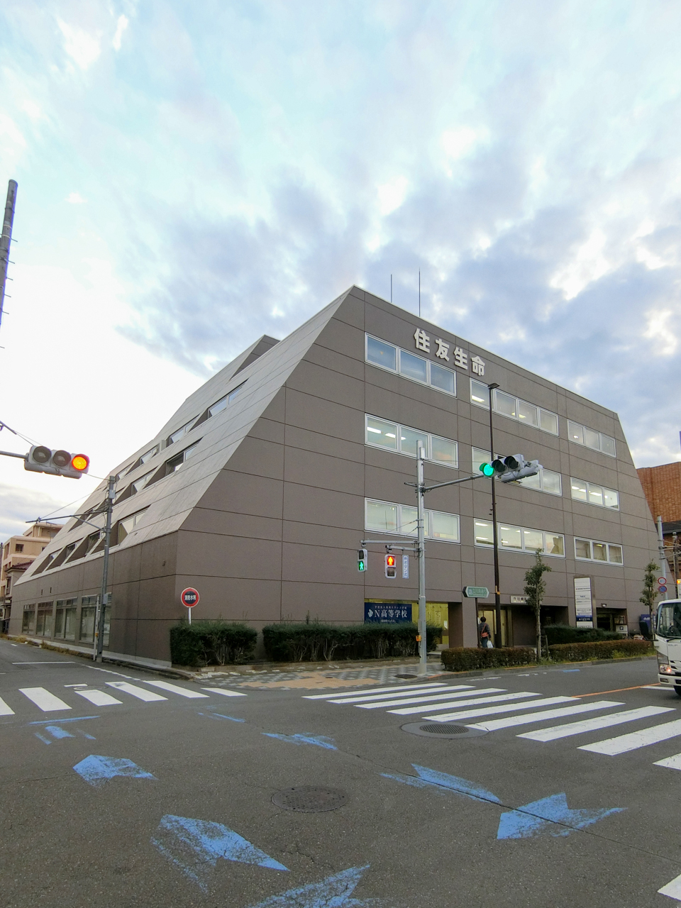 立川・世界初の食パン『ワンハンドレットbakery』OPEN2日目の開店時 ｜ 渋谷区でジェルネイル│「NAIL SALON