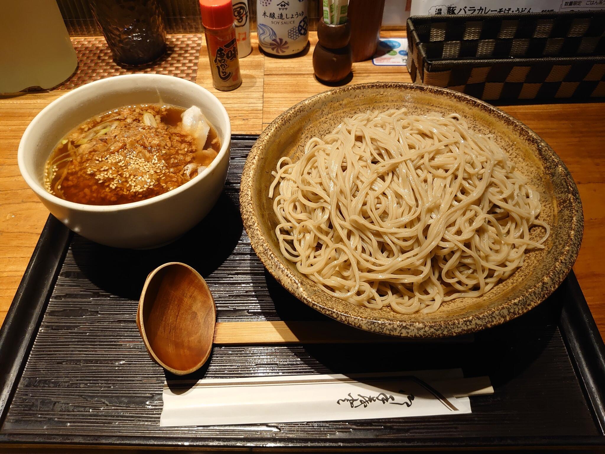 野菜居酒屋 玄氣（やさいいざかや げんき）【神田】とびきりおいしい野菜をレトロ×モダン空間で楽しむ。