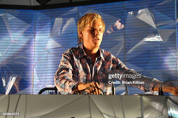 3,653点のAviciiの写真と高解像度写真 - Getty Images