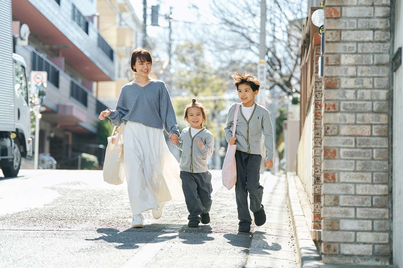 前から後ろから 3P特集】今日はどっちから突っ込まれたい？挿しつ挿されつのサンドイッチラブ！ -