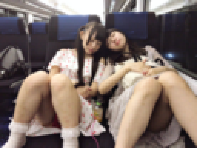 電車の中でエロい夢見ながらうたた寝してた童貞おっさん、起きるとJKを痴漢してた！「次の駅で降りろ」と言われて降りた結果ｗｗｗ | 無料エロ漫画サイト