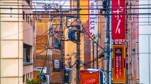 驚きの光景！鶯谷での特別な散歩体験