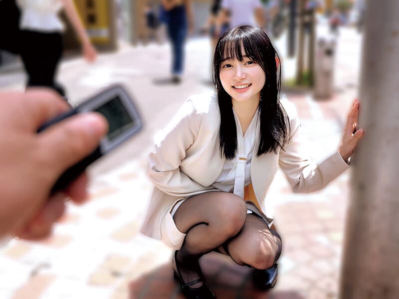 素人美少女とリモコンバイブお散歩 5  ーSBY区編ー「もう我慢できません・・・／／」人混みの中ビクビク震えてイキまくってしまう女子たち！人生初の羞恥プレイでまさかのエロスイッチオン！車移動中も大胆カーオナニー！最後は近くのスタジオで心行くまで生セックス