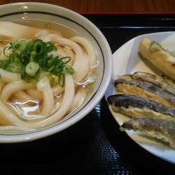 番外編】純手打ち讃岐うどん 五郎(錦糸町)／しょうゆうどんセット（ひやひや・大盛り）＋ミニちくわこんぶ天 | Morimi