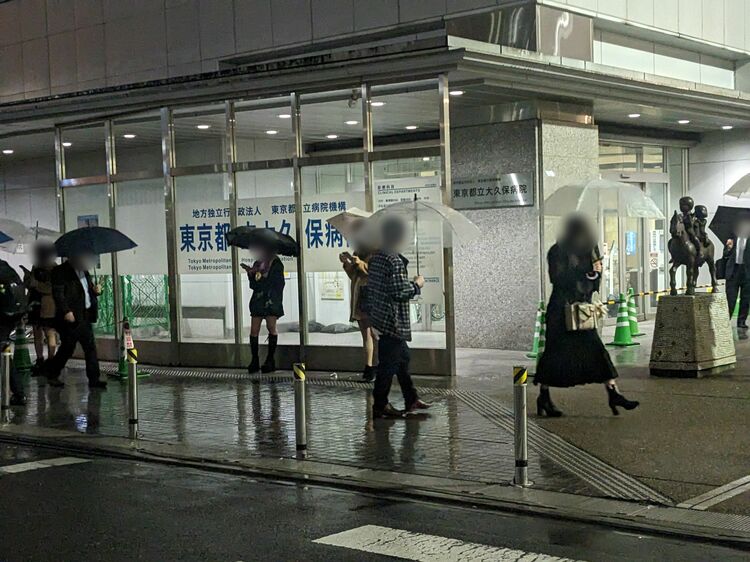 だから立ちんぼは無くならない〉「ここはディズニーランドか⁉」大久保公園で女性を買い続ける妻子持ち男性。総額330万円を費やし、貸した金を踏み倒されても買春がやめられない呆れた言い分。「家族に罪悪感はありますが…」  | 集英社オンライン