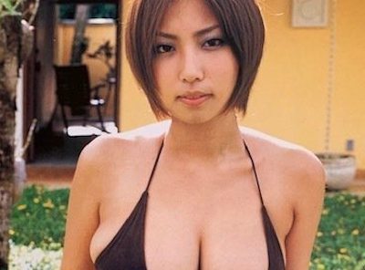 MEGUMI 乳首ポロリ画像 おっぱいハミ出して完全に乳首が見えてるｗｗｗ - 裏ピク