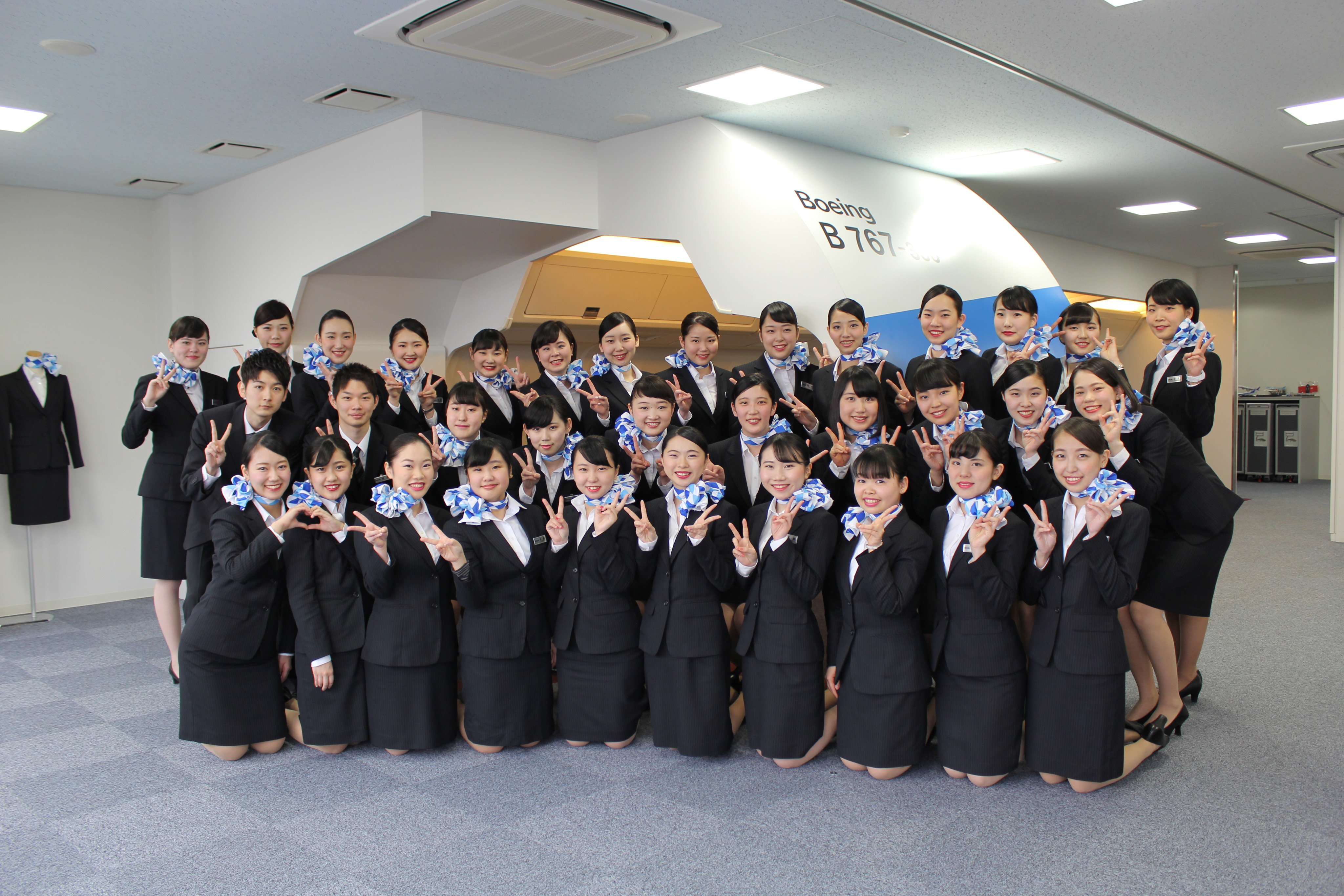 内定情報 | 札幌観光ブライダル・製菓専門学校 : 札幌のキャビンアテンダント・グランドスタッフ・ウェディングプランナー・ブライダルコーディネーター・ホテル・旅行・パティシエの専門学校