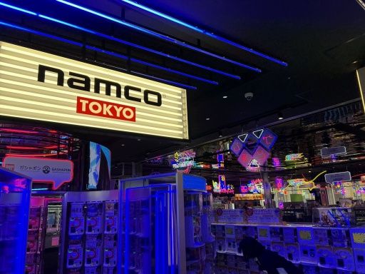 １万円つかってみた！新宿歌舞伎町ゲームセンターゲームパニック！グランドオープンUFOキャッチャー - YouTube