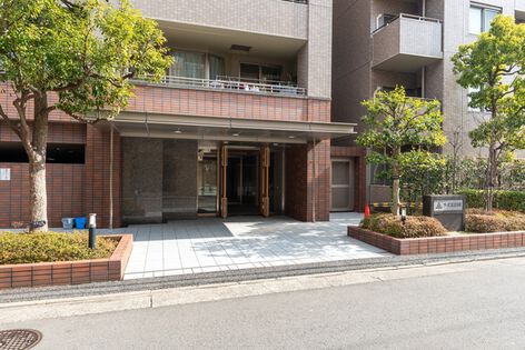 サーパス本町の建物情報/愛媛県松山市本町３丁目｜【アットホーム】建物ライブラリー｜不動産・物件・住宅情報