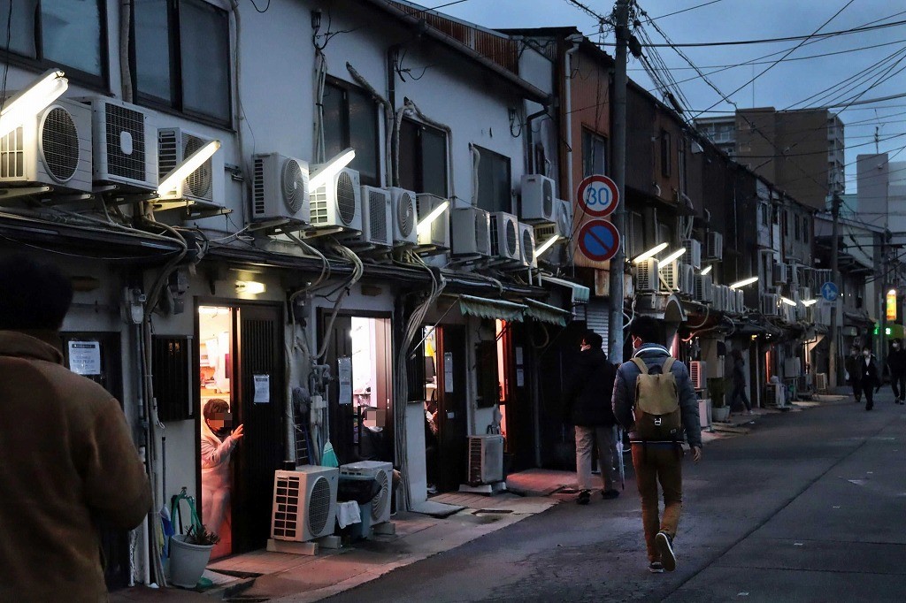 生きていくため、体を売って何が悪い〉かんなみ新地に掲げられた言葉とその真意 「搾取の構造はない。ここは女の砦やった」 | 文春オンライン