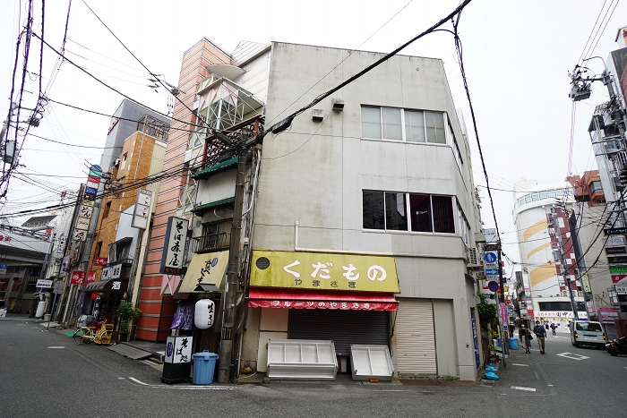 高知（風俗街の中のビジネス旅館）堺町 – 古今東西舎