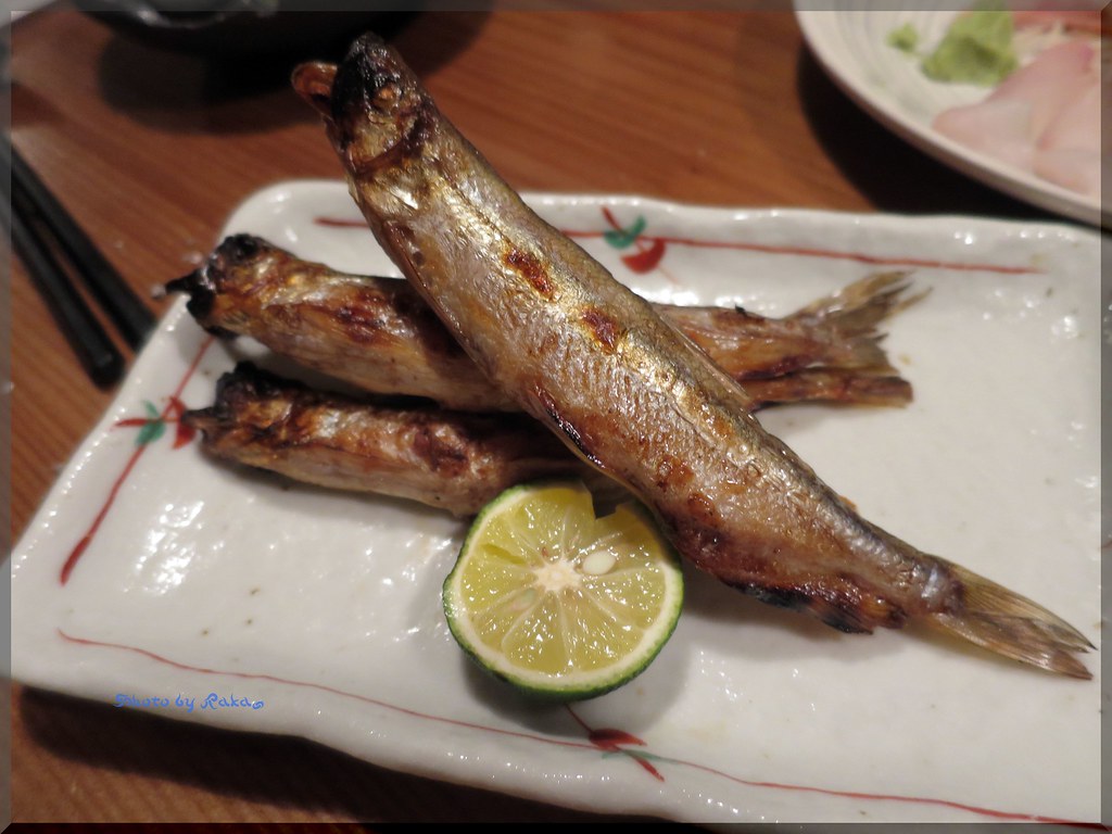 北の大地から1 あまり時間がないので、どれだけ麺活が出来るやら💦 先ずはすすきの狸小路のすぐ横にある「冨野屋」私は極太麺の全マシ♪カミさんは蔵出し味噌♪