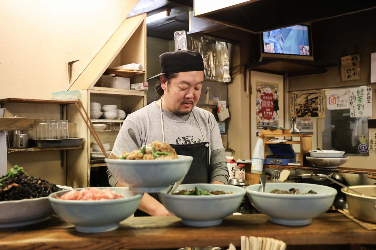 肉厚のポークソテーか？ 豪快な生姜焼きか？ 元力士の2代目シェフが腕を振るう蒲田の老舗洋食『ぐりるスズコウ』で垂涎ランチ。｜さんたつ