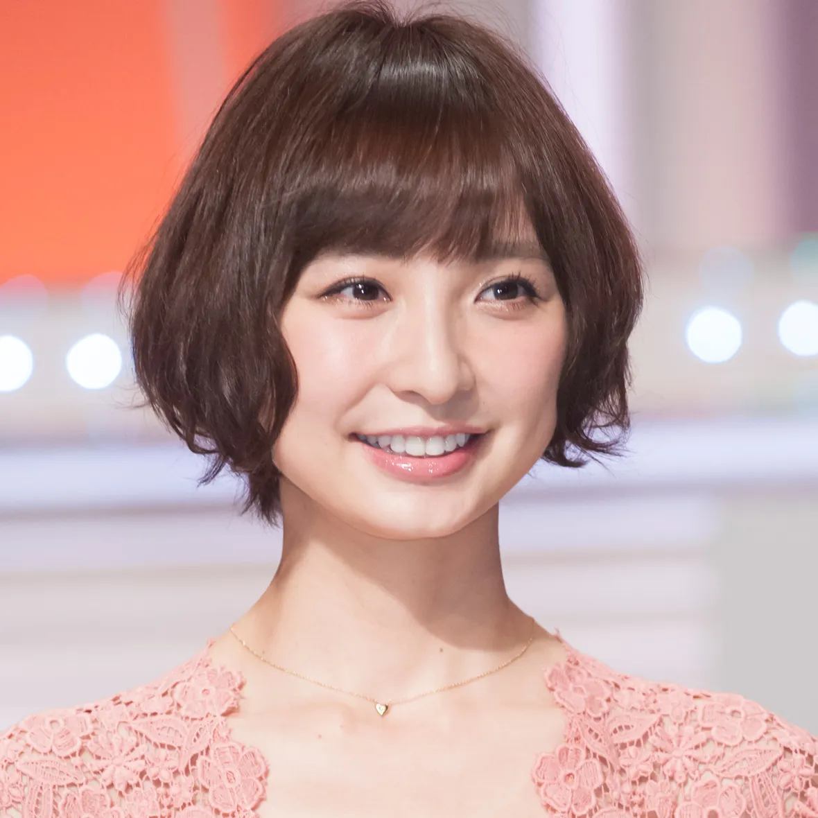 透けドレス”篠田麻里子、ボディーライン丸わかり「すごい曲線美」に騒然「スタイル良すぎ」（日刊スポーツ） - Yahoo!ニュース